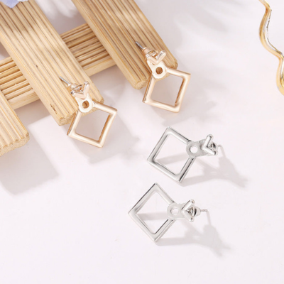 KIKI Diamond-Shaped Earrings