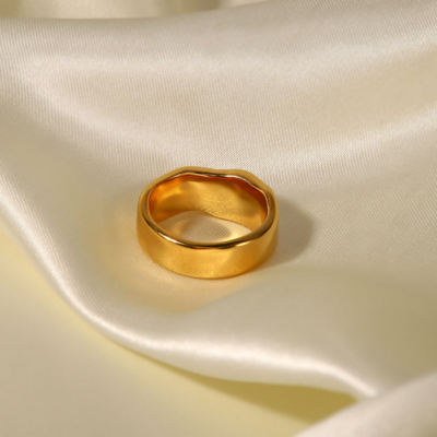 SISTA Golden Pearl Ring