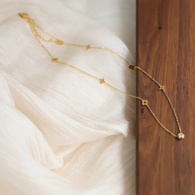 CLARA Golden Clover Necklace