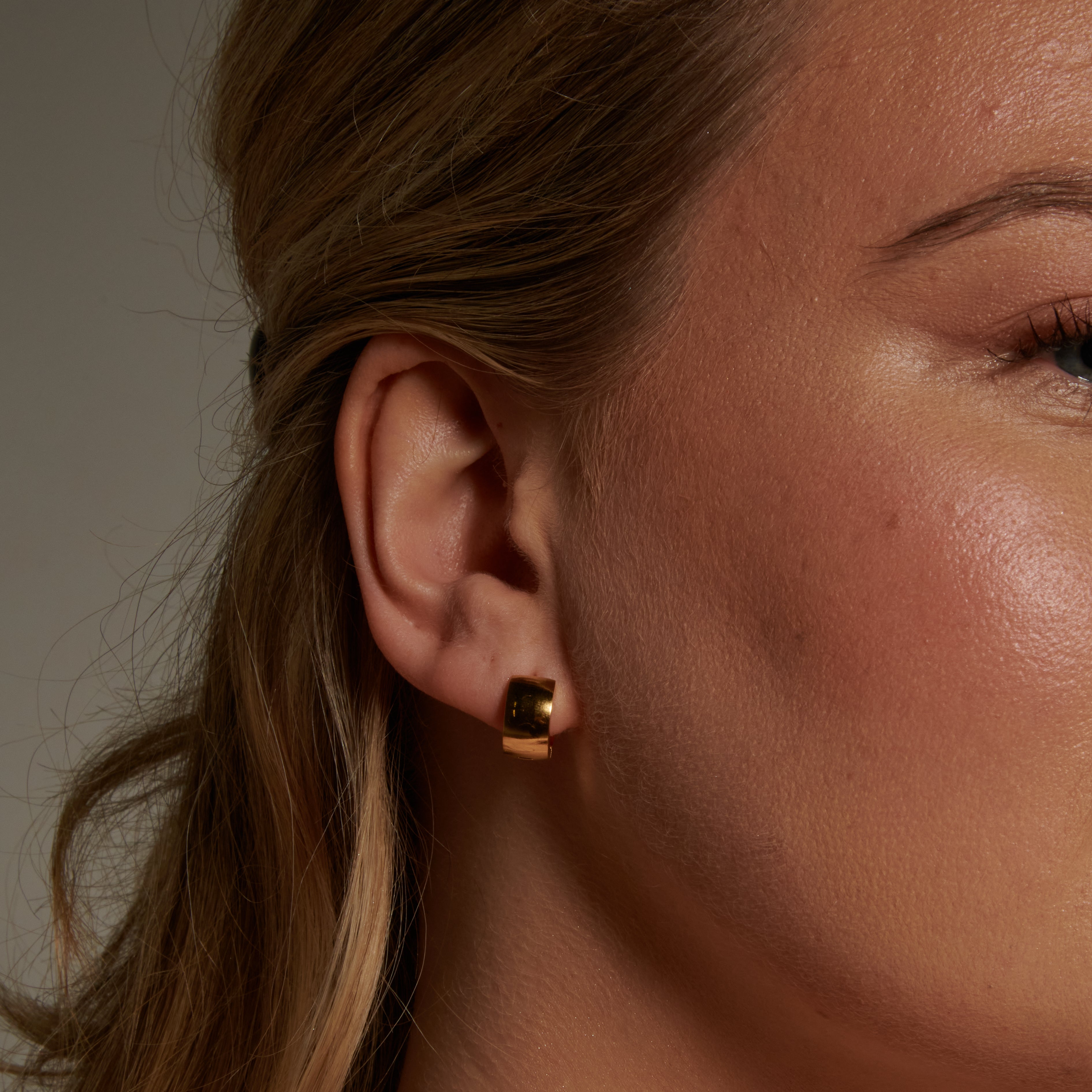 LIVIA Hoops