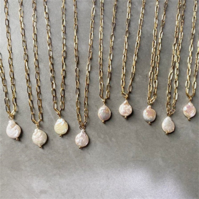 PEARL Golden Paperclip Necklace